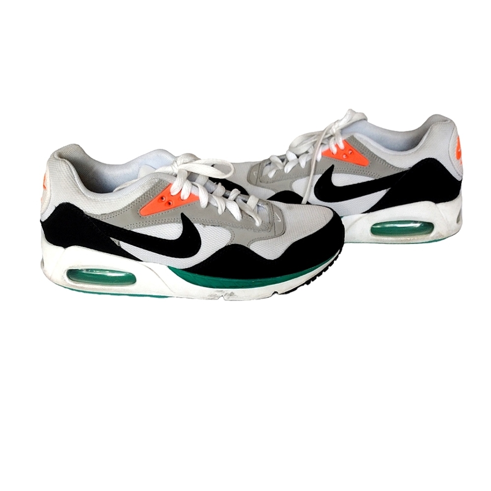 Nike Air women's sneakers in size 8 1/2